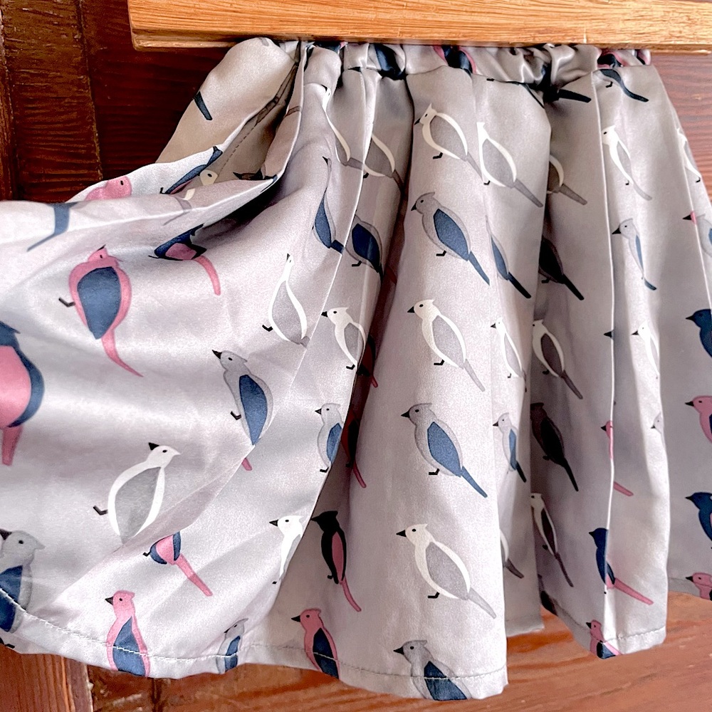 3/$15💥Satin Silver Holiday Skirt, Pleats, Flared Circle Skirt, Sweet Bird Print